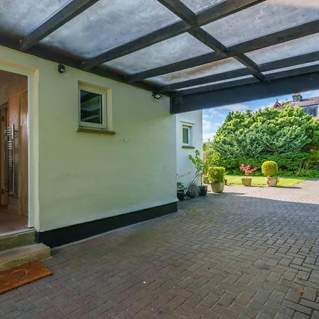 Holiday home Apple Byrd - Short Stroll Into Town Centre