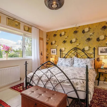 Holiday home Apple Byrd - Short Stroll Into Town Centre