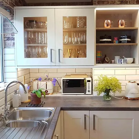 Holiday home Apple Byrd - Short Stroll Into Town Centre *