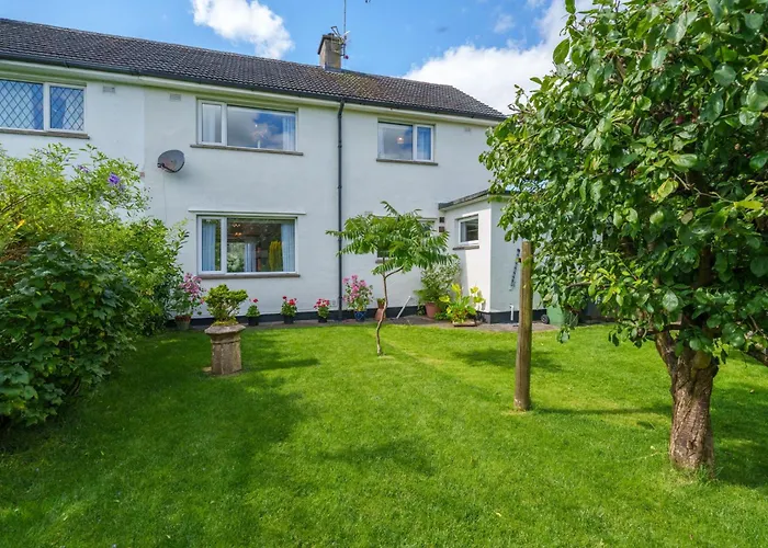 Nyaraló Apple Byrd - Short Stroll Into Town Centre