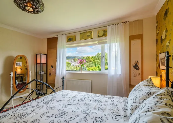 Nyaraló Apple Byrd - Short Stroll Into Town Centre