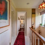 Apple Byrd - Short Stroll Into Town Centre *